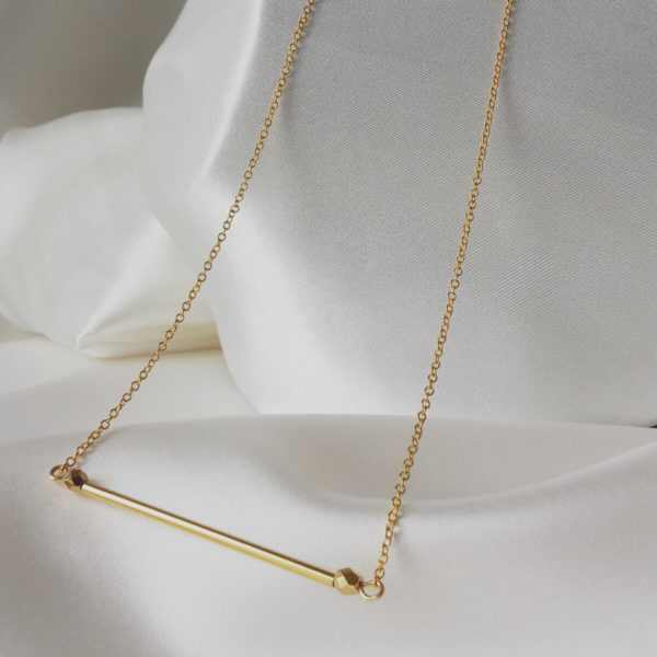 collier de mariée chaine doré , perle facettes plaqué or et perle tube dorée