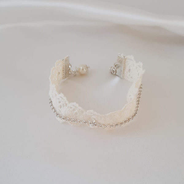 bracelet de mariée vintage dentelle de coton crème et chaine argentée