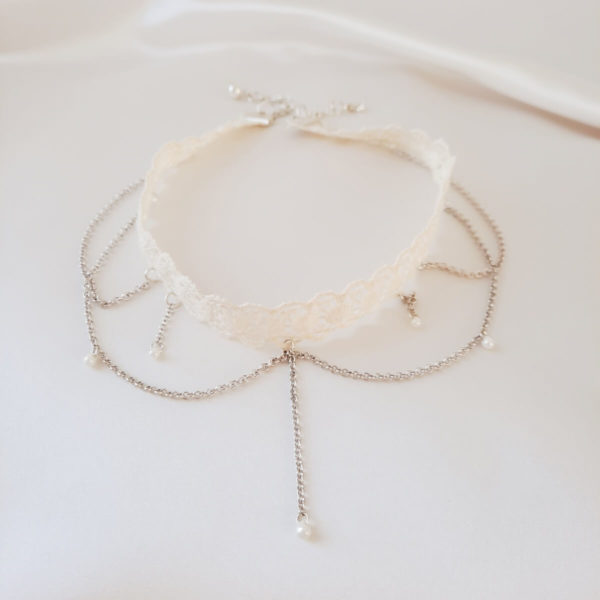 collier de mariée vintage, ras de cou en dentelle de coton crème et chaine argentée