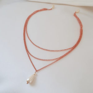 ornement de cheveux chaine dorée rose pour coiffure de mariée , gouttes de verre nacrées