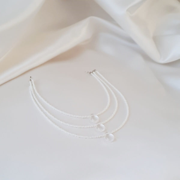 ornement de cheveux pour coiffures de mariée perles de rocailles sur trois rangs et gouttes de verre