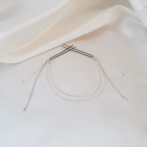 ornement de cheveux moderne pour coiffure de mariée, deux rangs de perles de rocaille, chaines argentées et pics à cheveux perles