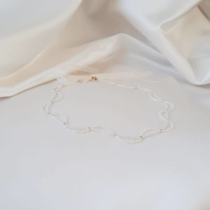 collier de mariée perles de rocailles opales dorées et ruban d'organza