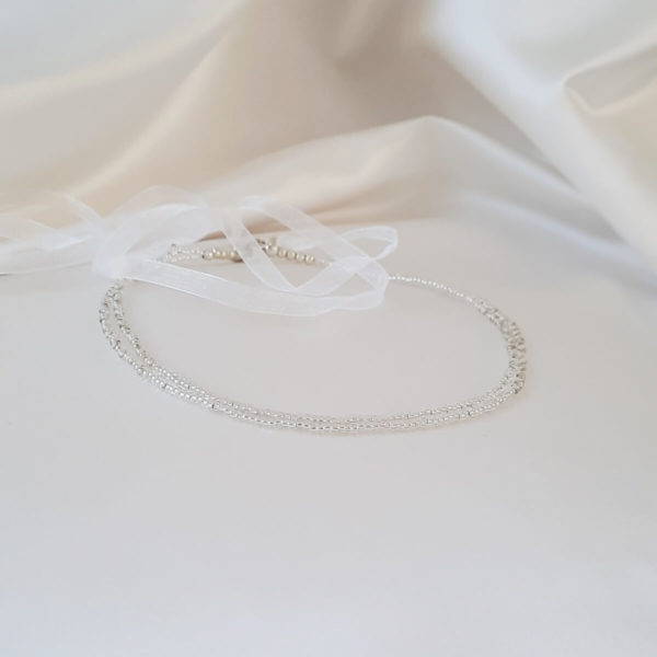 headbanc-coiffure-mariée-minimaliste headband de mariée perles de rocaille et ruban d'organza