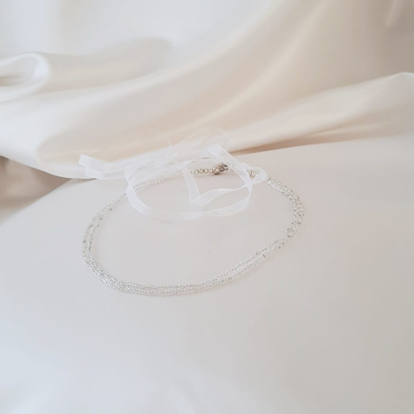 headbanc-coiffure-mariée-minimaliste headband de mariée perles de rocaille et ruban d'organza