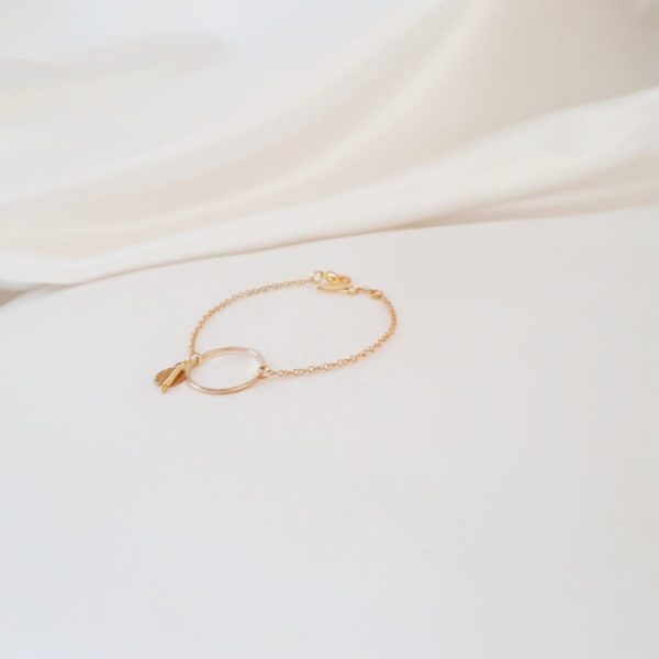 bracelet-mariée-cercle-doré bracelet de mariée moderne, chaine dorée et cercle, perles et sequins