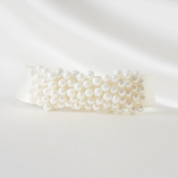 bracelet de mariée ruban de satin et goutte de verre ivoire clair