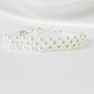bracelet de mariée intemporel perles de verre nacrées blanches