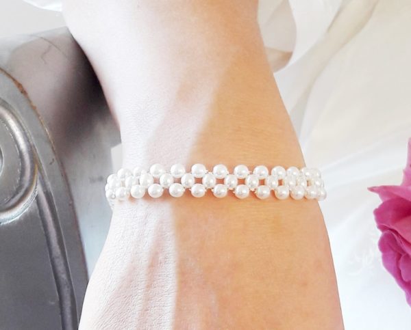 bracelet de mariée intemporel perles de verre nacrées blanches
