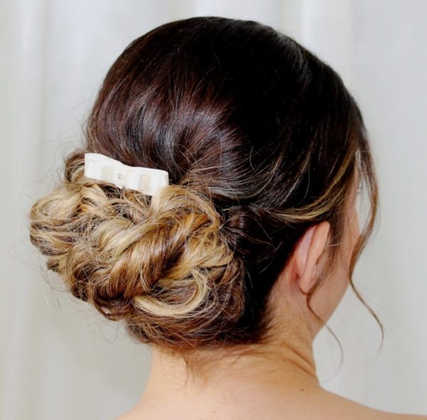 peigne de mariée nœud en satin ivoire clair et cristal swarovski