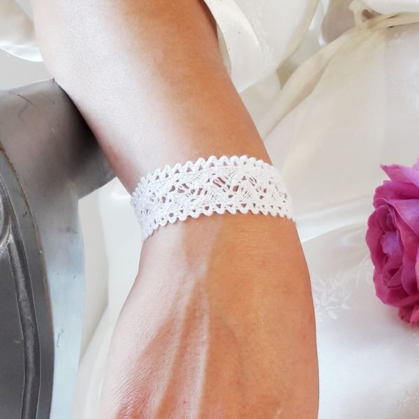 bracelet-mariée-dentelle-vintage bracelet de mariée vintage dentelle de coton blanche