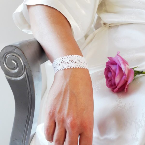 bracelet-mariée-dentelle-vintage bracelet de mariée vintage dentelle de coton blanche