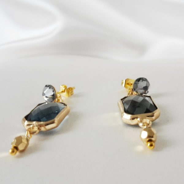 boucles-oreilles-mariée-chic-moderne boucles d'oreilles de mariée puce d'oreilles swarovski, pendentif à facettes et perles en plaqué or