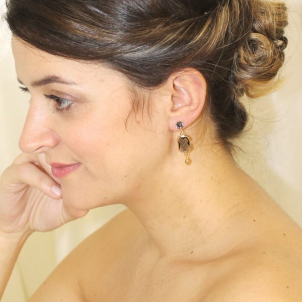 boucles-oreilles-mariée-chic-moderne boucles d'oreilles de mariée puce d'oreilles swarovski, pendentif à facettes et perles en plaqué or