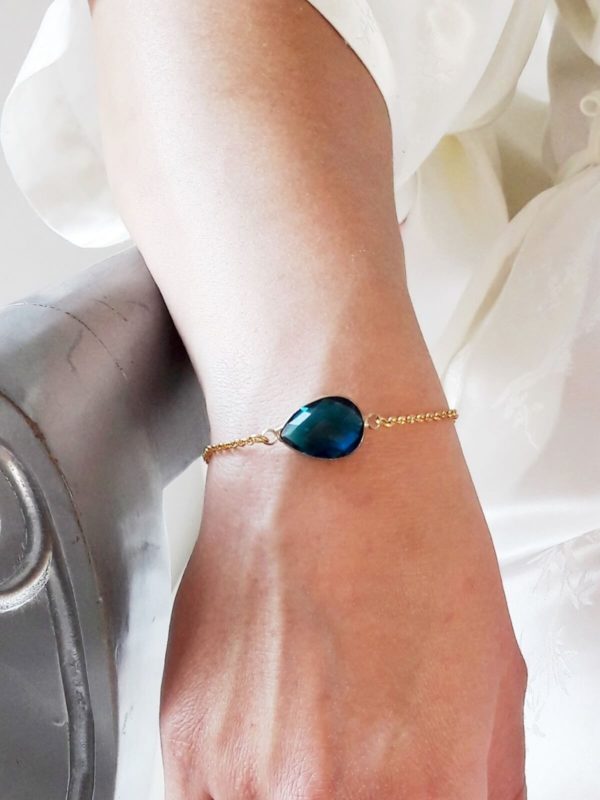 CLEA BR 1 (5) bracelet de mariée chaine dorée et pendentif goutte de verre à facette bleu lagon