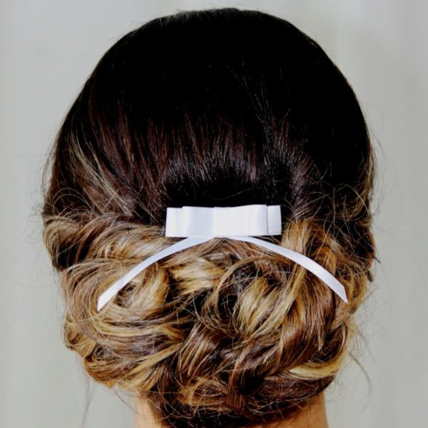 barrette de mariée classique chic intemporel, nœud de satin blanc