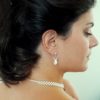 boucles d'oreilles de mariée goutte de verre nacrée blanche et perles de rocailles