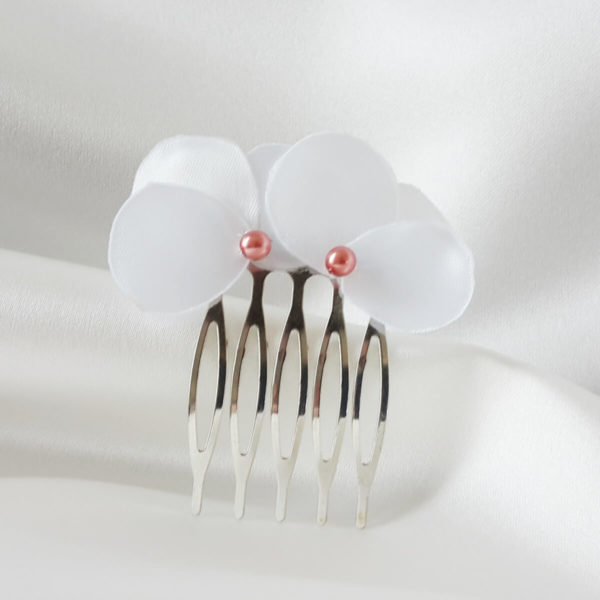 peigne-mariée-pétales-perles peigne de mariée pétale de satin et perles nacrées