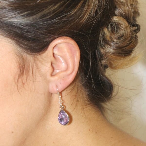 boucles d'oreilles mariée goutte de verre à facettes parme