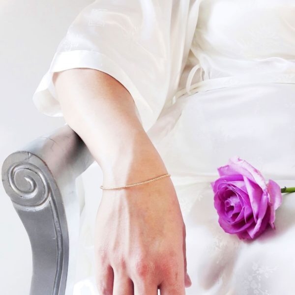 bracelet de mariée simple et minimaliste en perles de rocailles