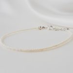 bracelet de mariée simple et minimaliste en perles de rocailles