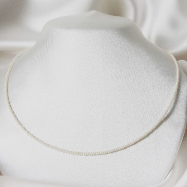 collier-mariée-perles-simple collier de mariée simple et minimaliste en perles de rocailles