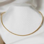 collier de mariée simple et minimaliste en perles de rocailles