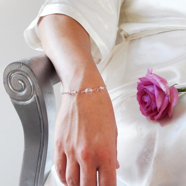 bracelet de mariée intemporel chaine dorée rose, hématites synthétiques et perles à facettes