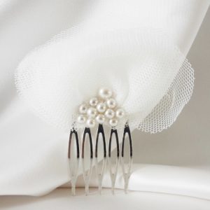 peigne pour coiffure de mariée, pétales de tulle et perles nacrées