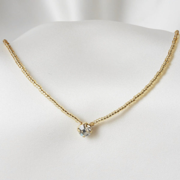 LUCILE collier-mariée-perles-strass1 (3) collier de mariée minimaliste perles de rocaille dorées transparentes et cristal de swarovski