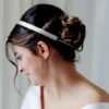 headband-coiffure-mariée-satin headband de mariée bohême chic ruban de satin ivoire, perles argentées