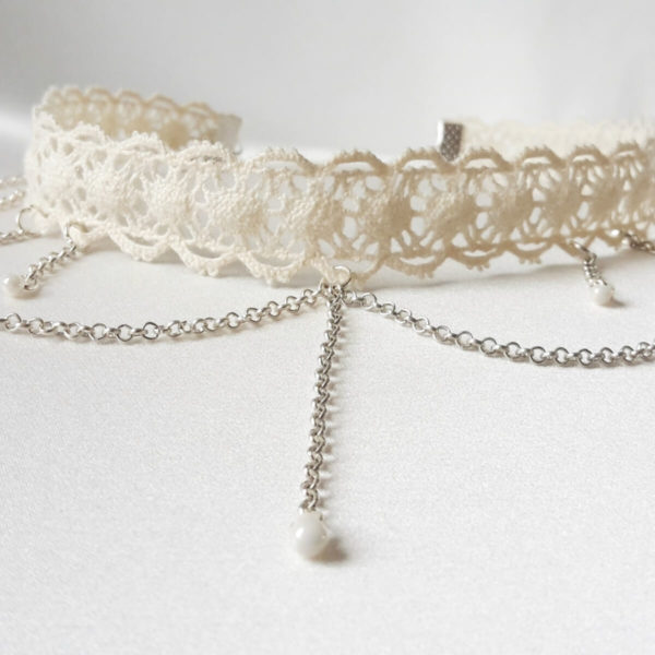 collier de mariée vintage, ras de cou en dentelle de coton crème et chaine argentée