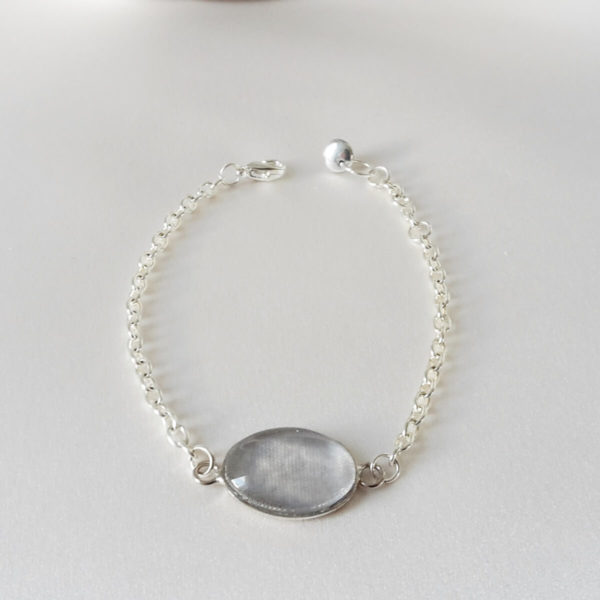 bracelet de mariée, chaine inox, intercalaire ovale en verre et satin gris perle