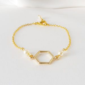 bracelet de mariée simple, chaine et pendentif doré, perles nacrées