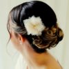 pic à cheveux pour coiffure de mariée fleur de tulle et perles de rocaille dorées