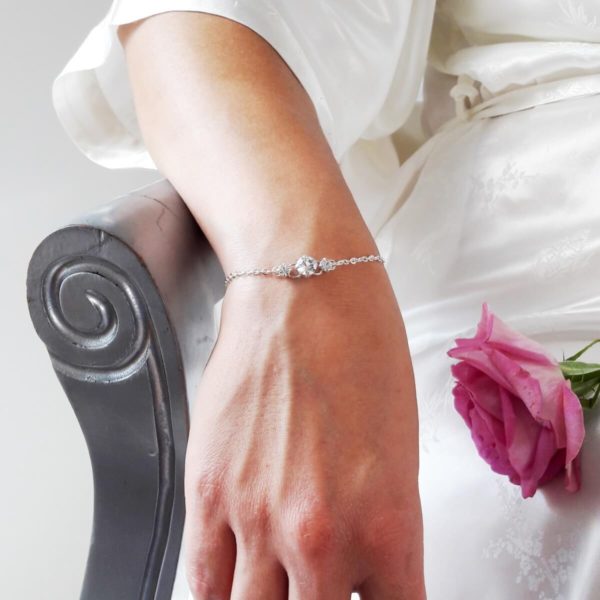 bracelet-mariée-argenté-strass bracelet de mariée, chaine argentée et cristaux swarovski