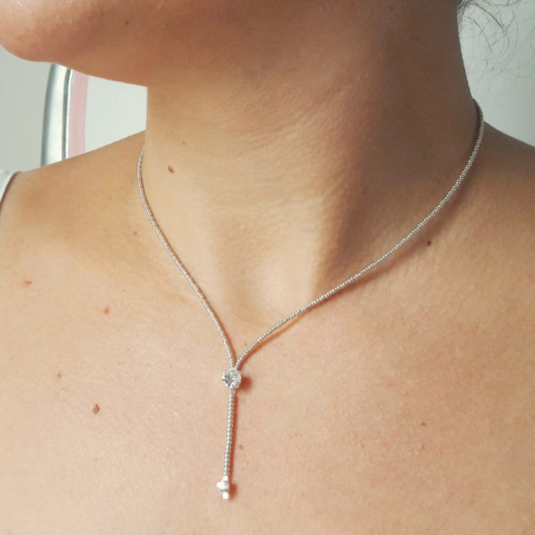 collier-mariée-décolleté-strass-perles collier de mariée pour décolleté en V perles de rocailles argentées et cristal swarovski