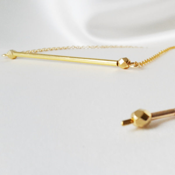 collier de mariée chaine doré , perle facettes plaqué or et perle tube dorée