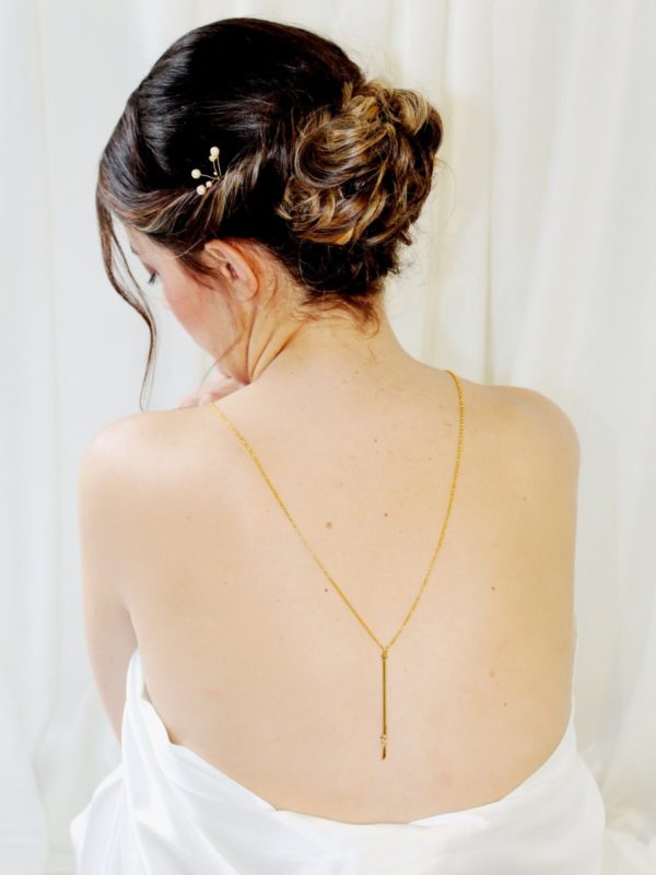 collier-dos-mariée-sautoir-doré collier de dos sautoir chaine dorée et perle tube et perles à facettes dorées
