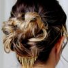 ornement-coiffure-mariage-perles-chaine ornement de cheveux pour le mariage en perles de rocaille dorées et chaine dorée