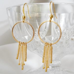 boucles d'oreilles de mariées cercle et perles de rocaille dorées et opales dorées