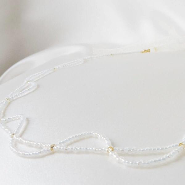 collier-perles-mariage collier de mariée perles de rocailles opales dorées et ruban d'organza