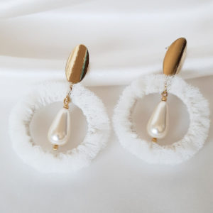 boucles d'oreilles créoles pour mariée tulle et goutte nacrée