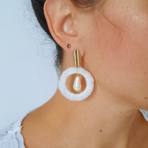 boucles d'oreilles créoles pour mariée tulle et goutte nacrée