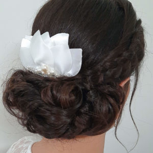 peigne pour coiffure de mariée pétales de satin strass et perles