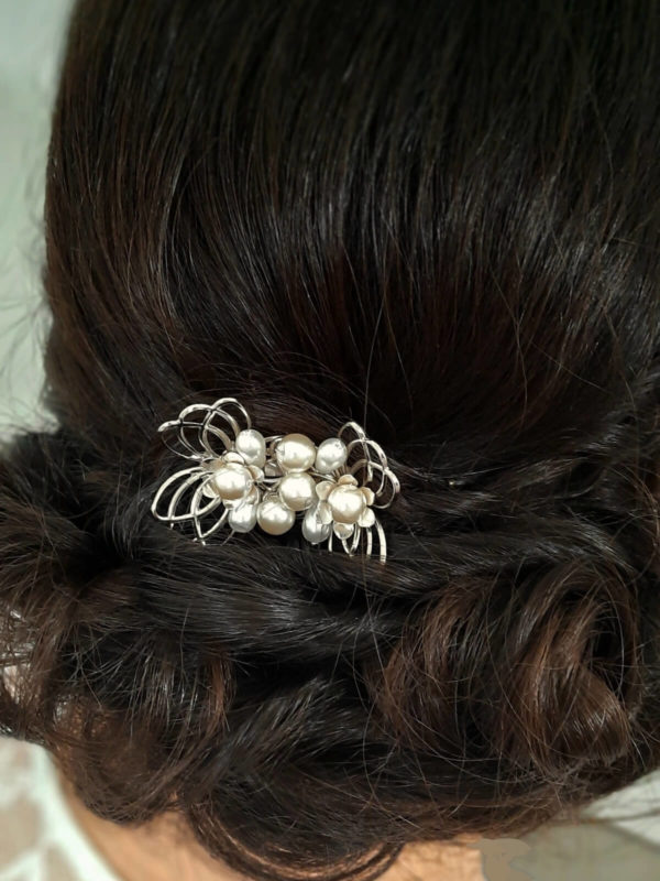 peigne mariée fleurs et perles