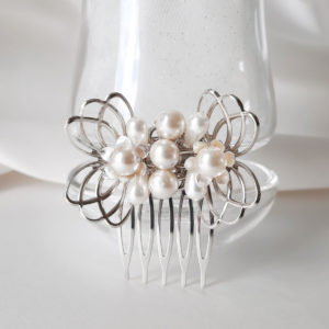 peigne mariée fleurs et perles